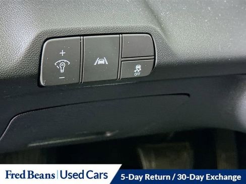 Used 2023 Hyundai Elantra Limited image 12