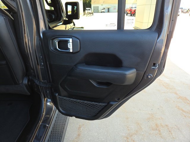 Used 2022 Jeep Wrangler Unlimited Sahara AWD/4WD image 49