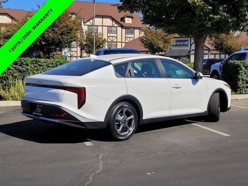 New 2025 Kia K4 LXS image 4