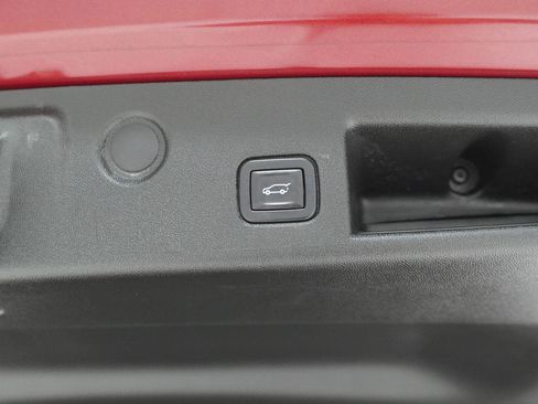 Used 2020 Chevrolet Equinox Premier FWD image 39