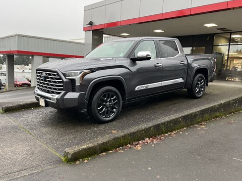Used 2024 Toyota Tundra Capstone AWD/4WD image 4