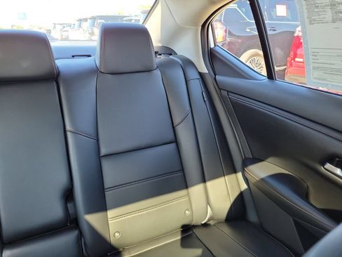 Used 2022 Nissan Sentra SR w/ SR Premium Package FWD image 12