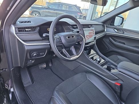 New 2026 Jeep Grand Cherokee Altitude AWD/4WD image 35