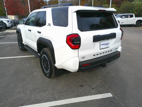 Used 2025 Toyota 4Runner TRD Off-Road Premium image 8