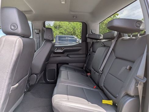 Used 2026 GMC Sierra 1500 SLT image 25