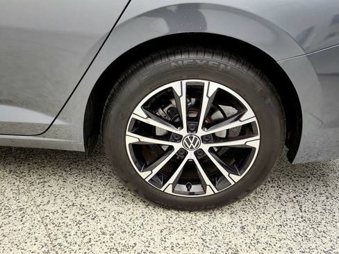 Used 2025 Volkswagen Jetta Sport FWD image 9