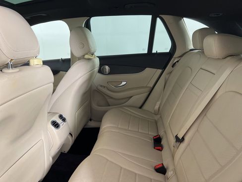 Used 2021 Mercedes-Benz GLC 300 4MATIC image 11