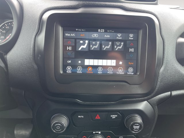 Used 2019 Jeep Renegade Latitude w/ Popular Equipment Group AWD/4WD image 18