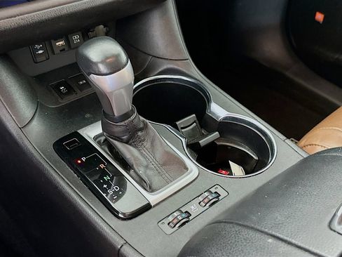Used 2019 Toyota Highlander Limited FWD image 22