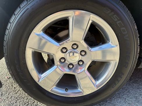 Used 2020 Chevrolet Suburban Premier image 7