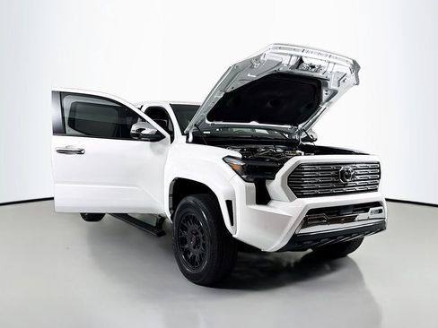 Used 2024 Toyota Tacoma Limited w/ Limited Package (LT) AWD/4WD image 23