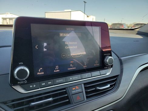 Used 2023 Nissan Altima 2.5 SV image 14