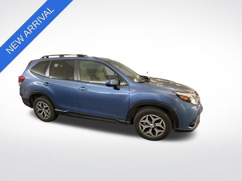 Certified 2022 Subaru Forester Premium AWD/4WD image 2
