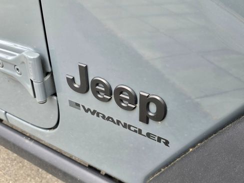 Used 2024 Jeep Wrangler Unlimited Sport AWD/4WD image 11