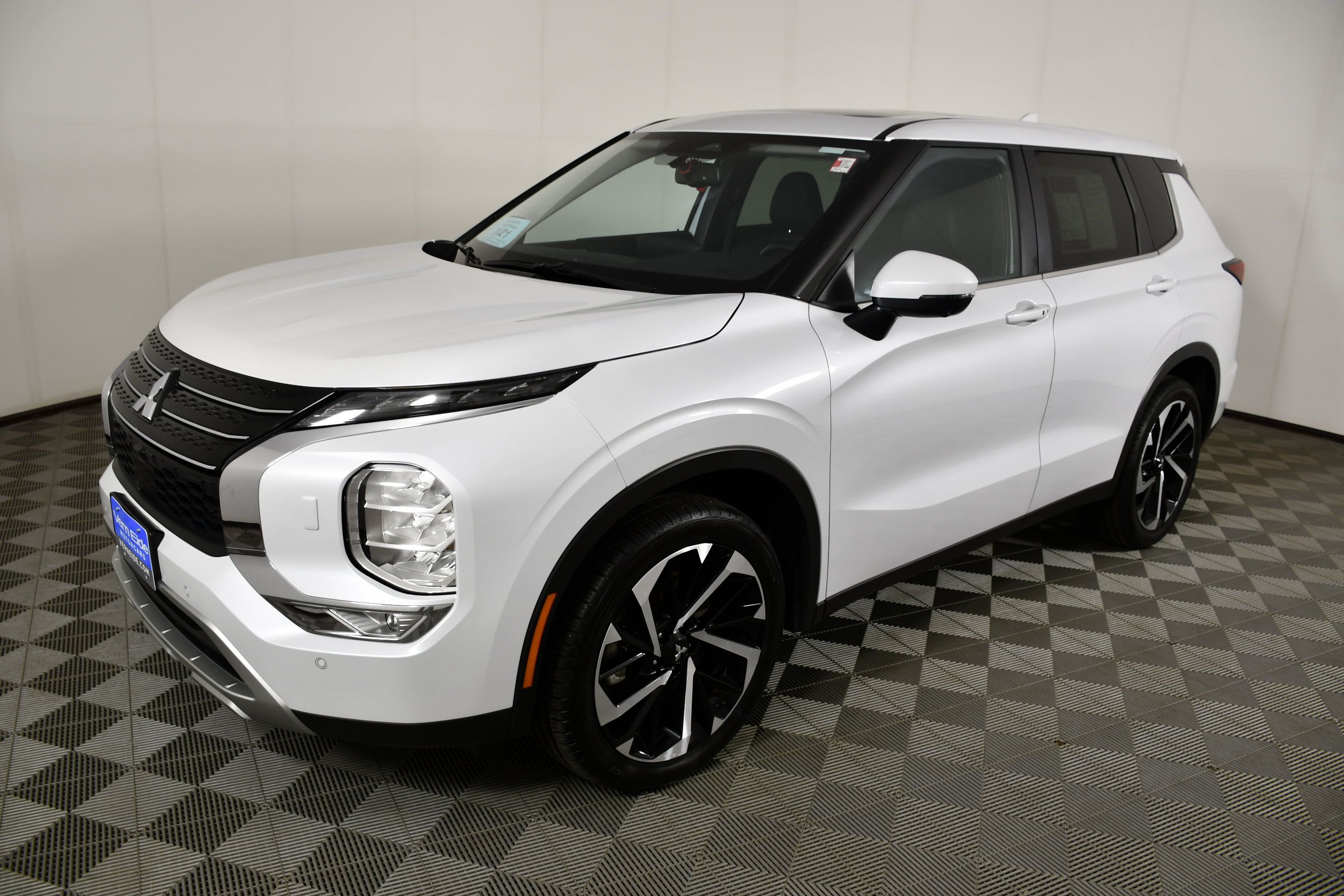Used 2024 Mitsubishi Outlander SE AWD/4WD image 10