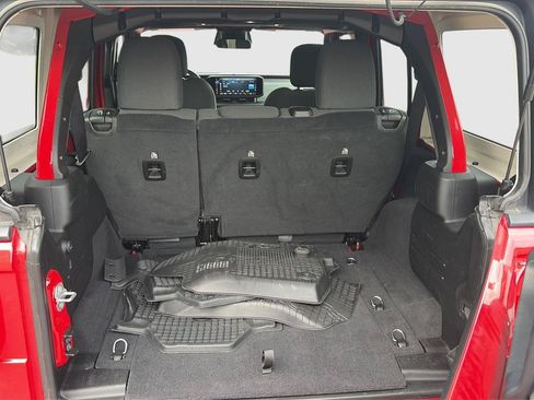Used 2025 Jeep Wrangler Unlimited Sport AWD/4WD image 9