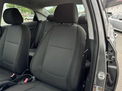 Used 2022 Hyundai Accent SE FWD image 29