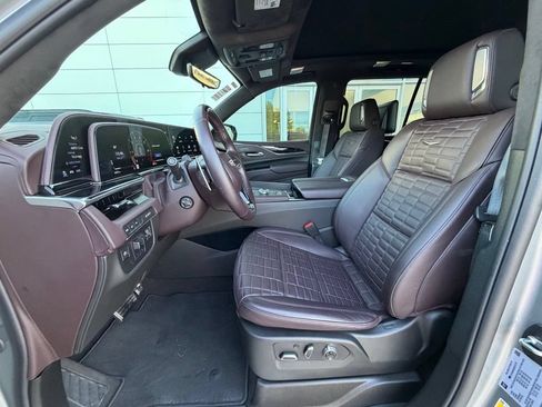 Used 2024 Cadillac Escalade V AWD/4WD image 13