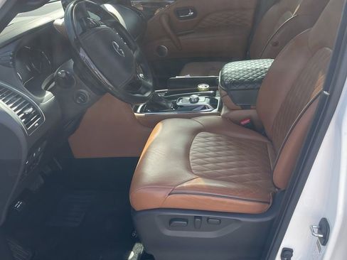 Used 2024 INFINITI QX80 Sensory AWD/4WD image 10