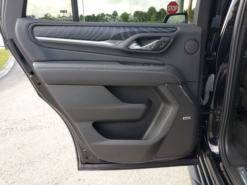 Used 2023 GMC Yukon Denali w/ Advanced Technology Package image 32