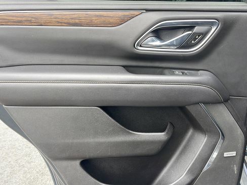 Used 2021 Chevrolet Tahoe Premier w/ Premium Package image 24