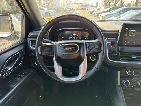 Used 2024 GMC Yukon SLT image 13