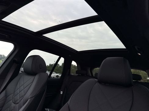 New 2026 BMW X5 xDrive40i w/ M Sport Package AWD/4WD image 4