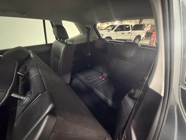Used 2023 Volkswagen Tiguan SE FWD image 24