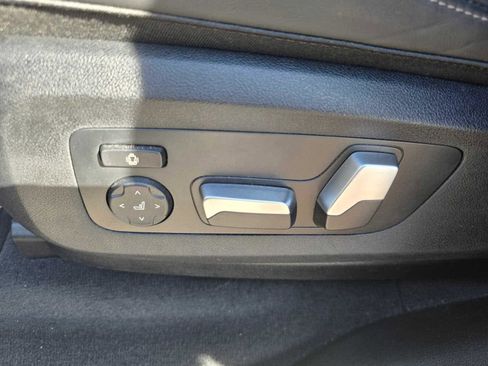 Certified 2025 BMW X5 xDrive50e w/ Premium Package image 9