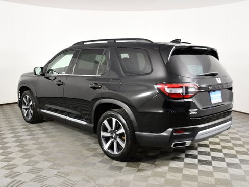 Certified 2023 Honda Pilot Touring image 8