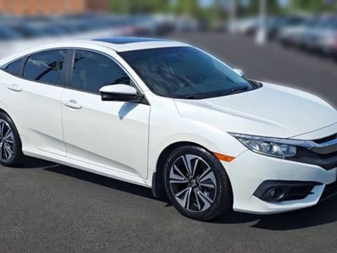 Used 2017 Honda Civic EX-T image 3