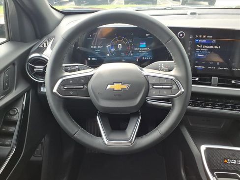 New 2026 Chevrolet Equinox LT w/ Convenience Package II FWD image 24