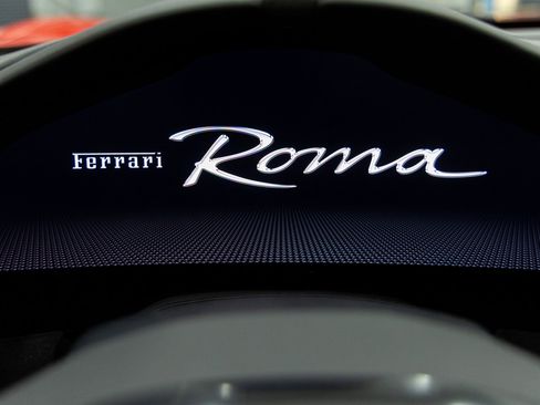 Used 2022 Ferrari Roma image 21