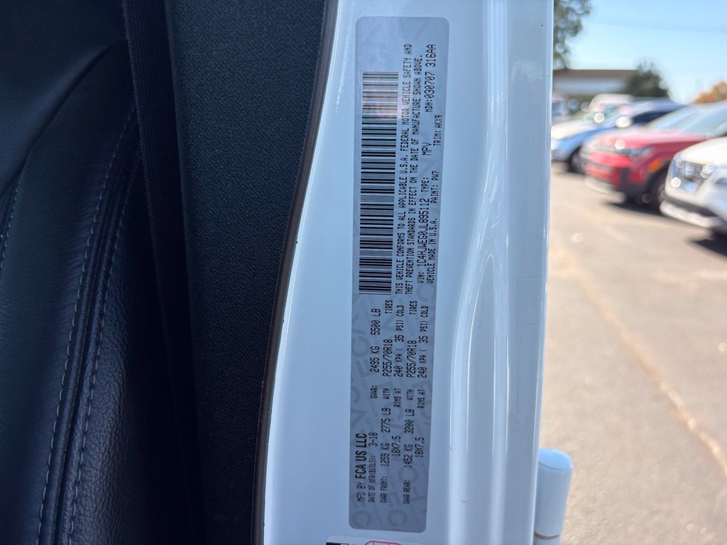 Used 2018 Jeep Wrangler Unlimited Sahara AWD/4WD image 32