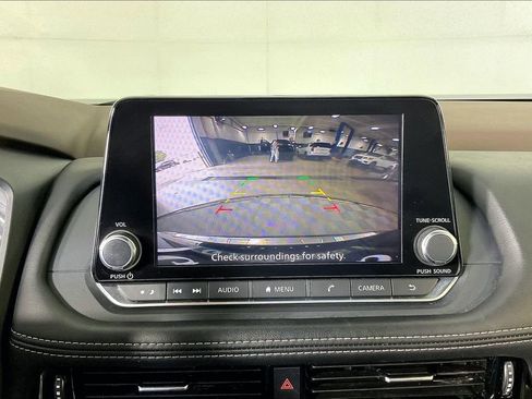 Used 2022 Nissan Rogue SV FWD image 29