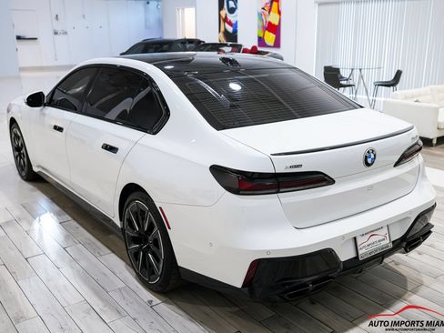 Used 2024 BMW 760i xDrive w/ Executive Package AWD/4WD image 18