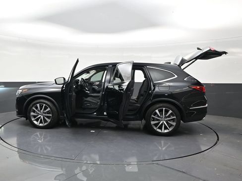 Used 2025 Acura MDX w/ Technology Package FWD image 30