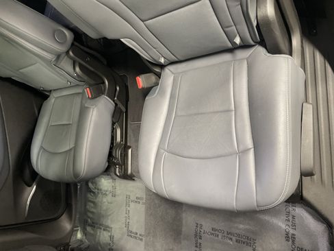 Used 2023 Buick Enclave Essence w/ Experience Buick Package AWD/4WD image 11