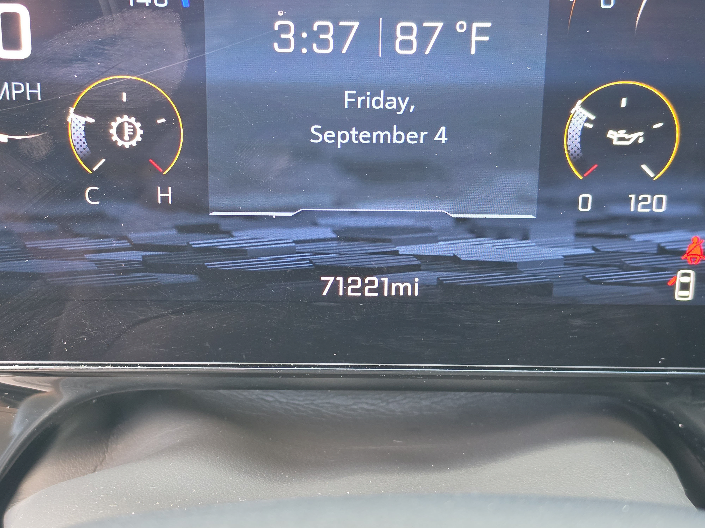 Used 2025 Chevrolet Suburban LT RWD image 40