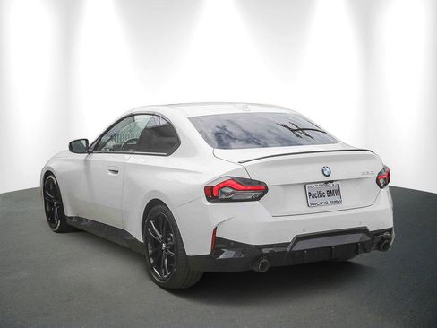Used 2024 BMW 230i Coupe w/ Premium Package RWD image 4