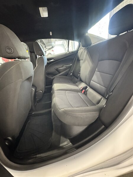 Used 2018 Chevrolet Cruze LS FWD image 8