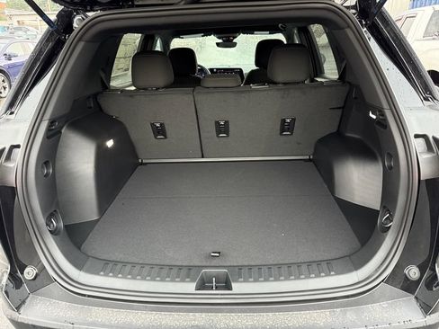 New 2027 Chevrolet Equinox LT w/ Safety and Technology Package AWD/4WD image 24