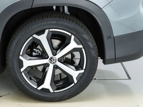 New 2026 Volkswagen Tiguan SE image 6