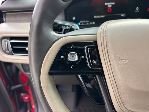 Used 2020 Lincoln Aviator Reserve w/ Equipment Group 202A image 17