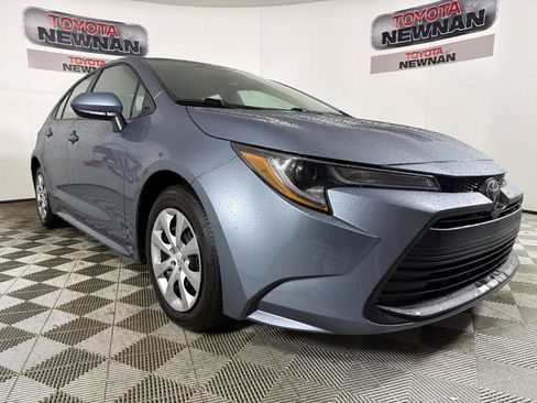 Used 2025 Toyota Corolla LE image 1