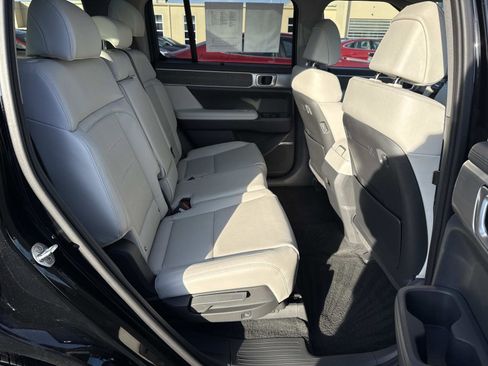 Used 2024 Hyundai Santa Fe Limited image 20