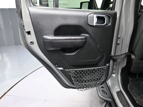 Used 2021 Jeep Gladiator Sport AWD/4WD image 17
