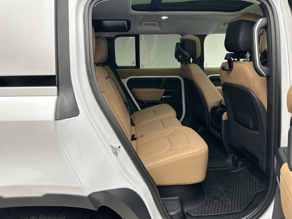 New 2026 Land Rover Defender 110 S AWD/4WD image 7