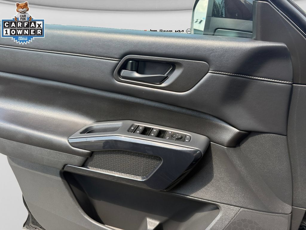 Certified 2024 Nissan Pathfinder SV AWD/4WD image 29