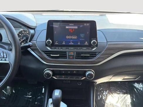 Used 2023 Nissan Altima 2.5 SV AWD/4WD image 11